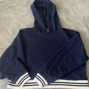Cropped dark blue hoodie
